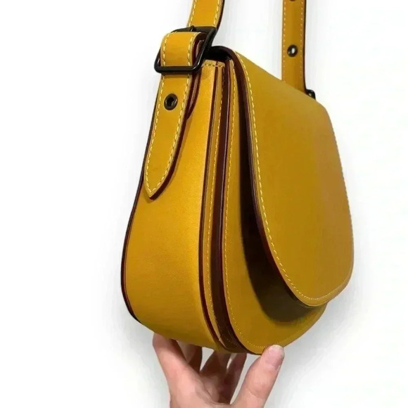 NWOT Coach Saddle 23 Bag Glovetanned Leather Crossbody in Flax Mustard Yellow - Picture 8 of 15
